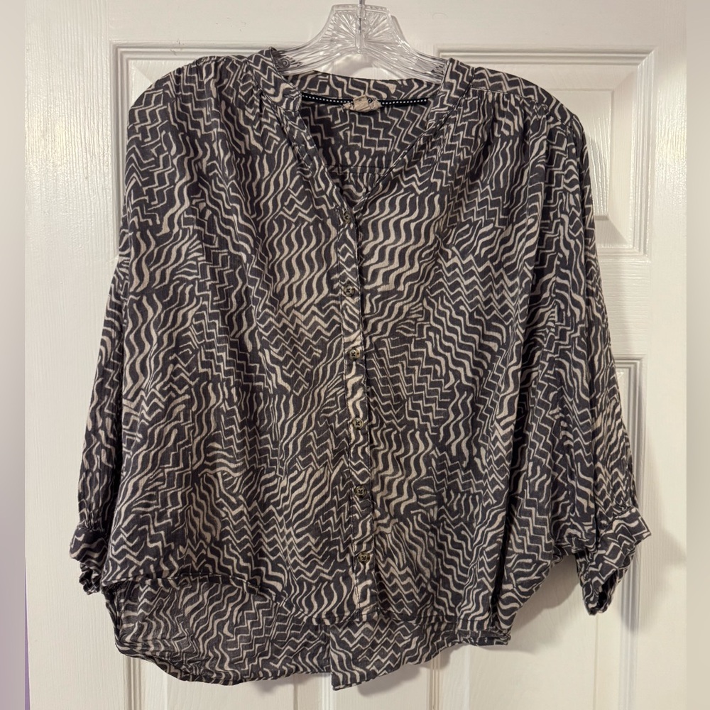Anthropologie Pilcro Blueish Gray and Cream Patterned Peasant Blouse